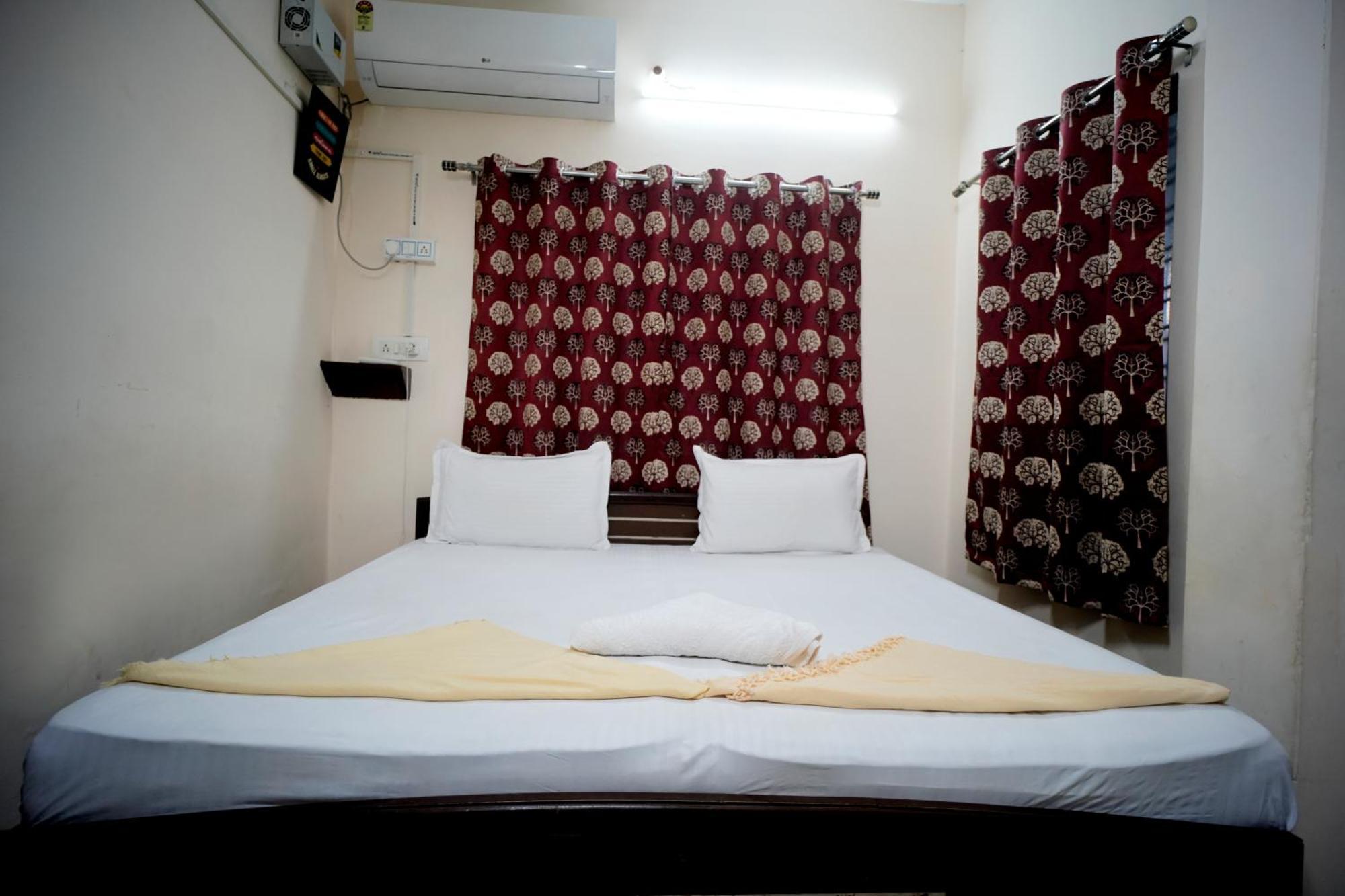 Banaras Gully House 500 Ft From The Ghats Varanasi Esterno foto